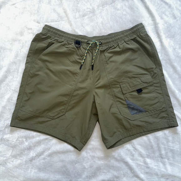 Eddie Bauer Olive Green Men's Shorts - Picture 1 of 5